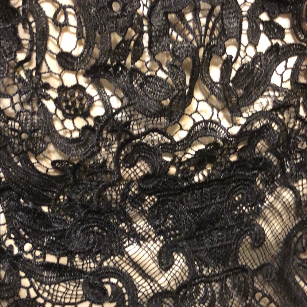 Nude and black lace dress - Picture 2 of 2